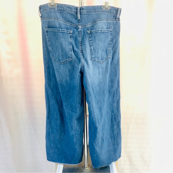 Banana Republic High Rise Wide Leg Crop Jeans Size 31 Raw Hem - Picture 6 of 9